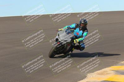 media/Sep-11-2022-SoCal Trackdays (Sun) [[81b7e951af]]/Bowl (820am)/